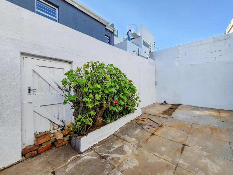 To Let 4 Bedroom Property for Rent in Sea Point Western Cape